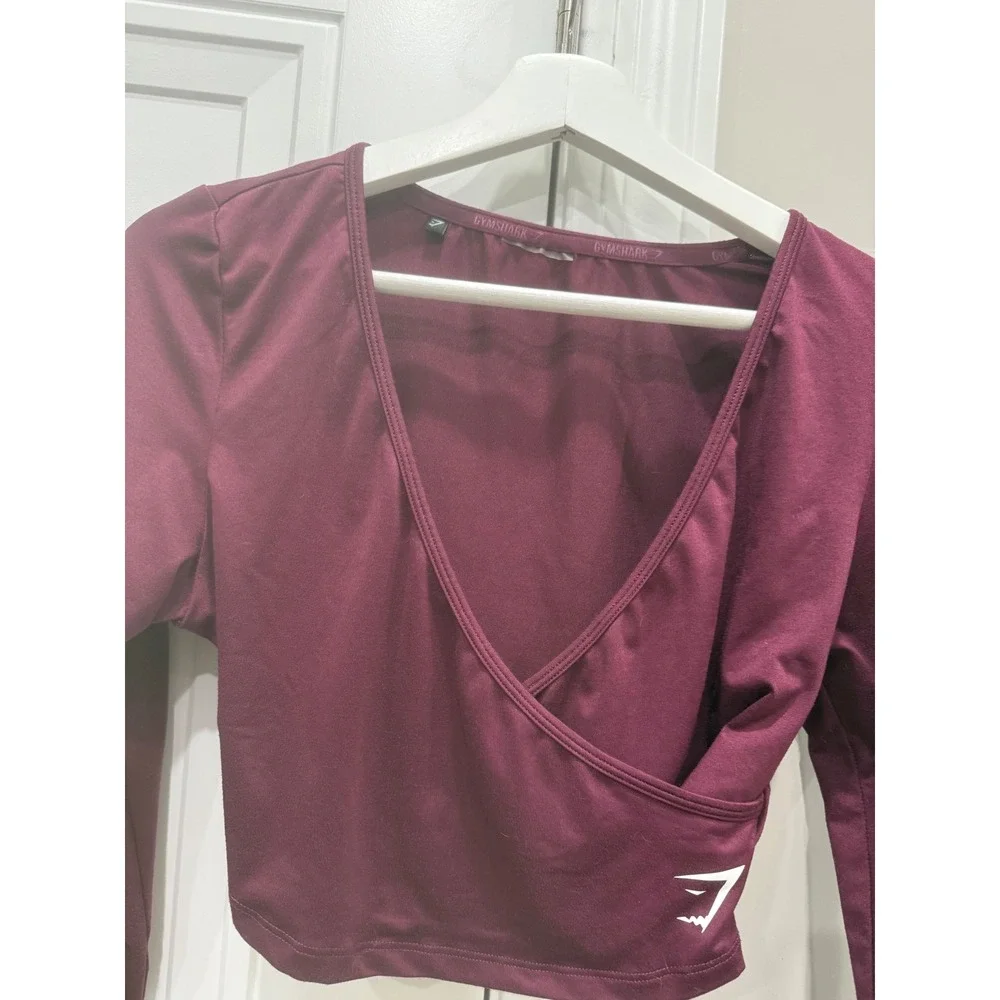 Gymshark Burgundy Long Sleeve  Crop Top Thumbholes Athletic‎ Athleisure Womens - Picture 6 of 10